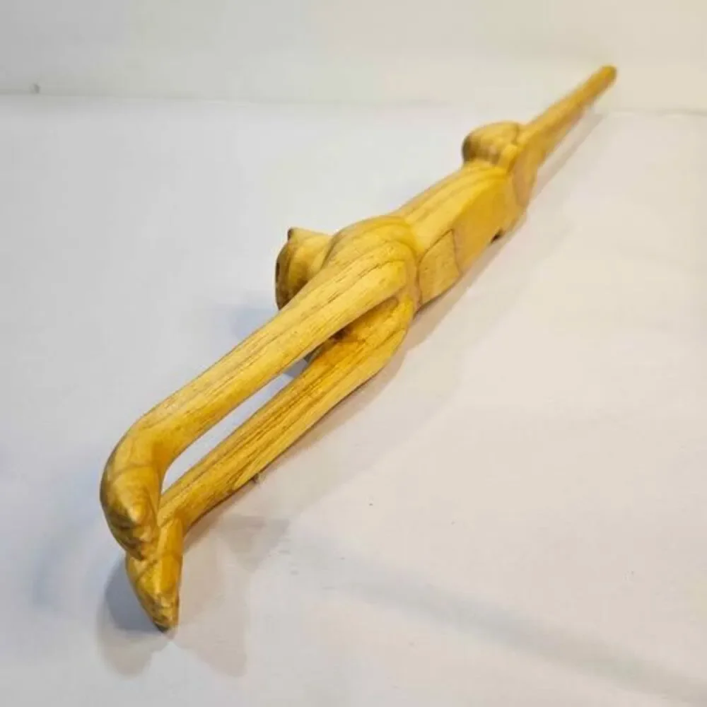 Wooden stretching cat carving back scratcher